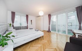 Sunshine Parkside Hideaway - 3 Bedroom - By Upstairs
