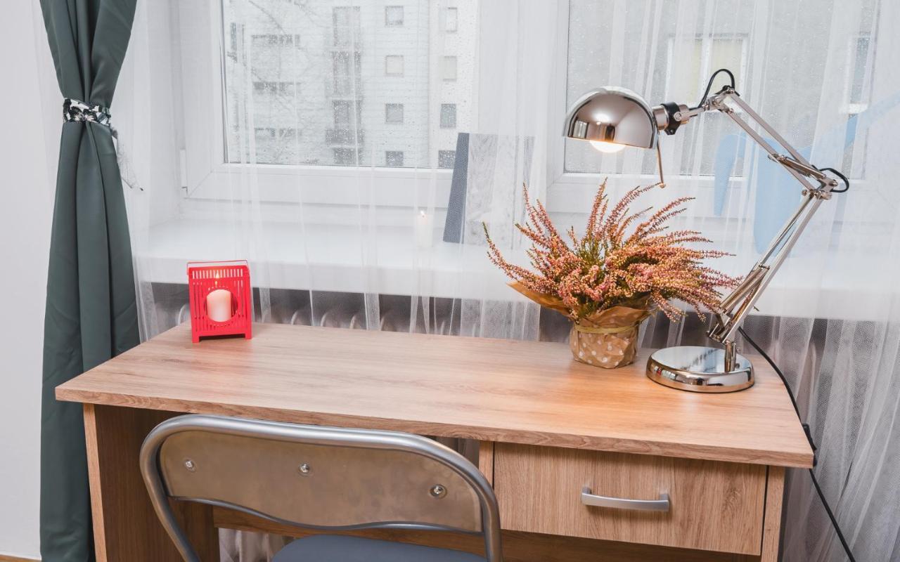 Sunshine Parkside Hideaway - 3 Bedroom - By Upstairs Kraków Zewnętrze zdjęcie