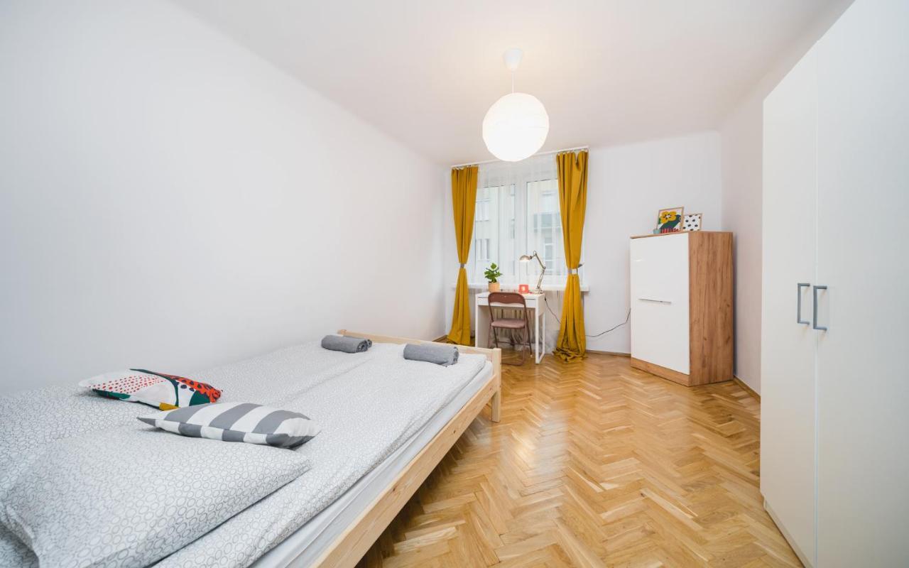 Sunshine Parkside Hideaway - 3 Bedroom - By Upstairs Kraków Zewnętrze zdjęcie
