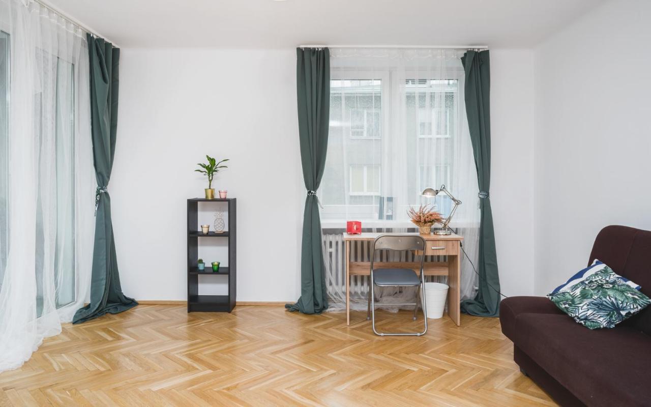 Sunshine Parkside Hideaway - 3 Bedroom - By Upstairs Kraków Zewnętrze zdjęcie