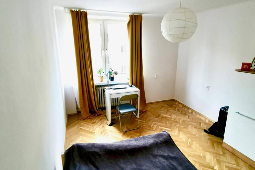 Sunshine Parkside Hideaway - 3 Bedroom - By Upstairs Kraków Zewnętrze zdjęcie